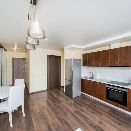 Erdvus Triju Kambariu Butas, Naujos Statybos Name Kowno