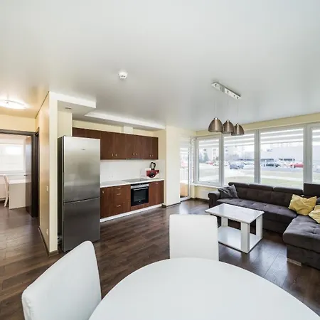 Apartment Erdvus Triju Kambariu Butas, Naujos Statybos Name